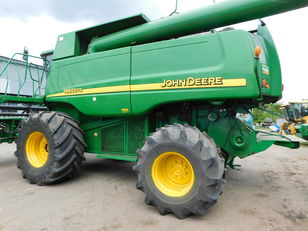 JOHN DEERE 9860 STS grain harvester